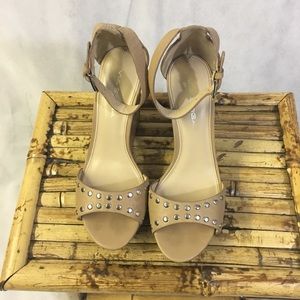 ❤️Via Spiga Tan Ankle Strap Wedges with studs SZ 7